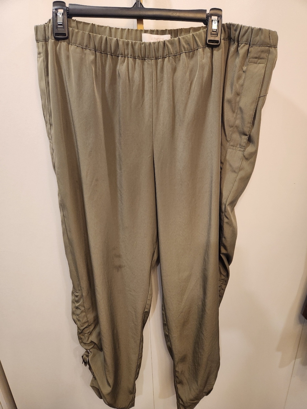 Silky Chico's Olive Green Cargo Pants